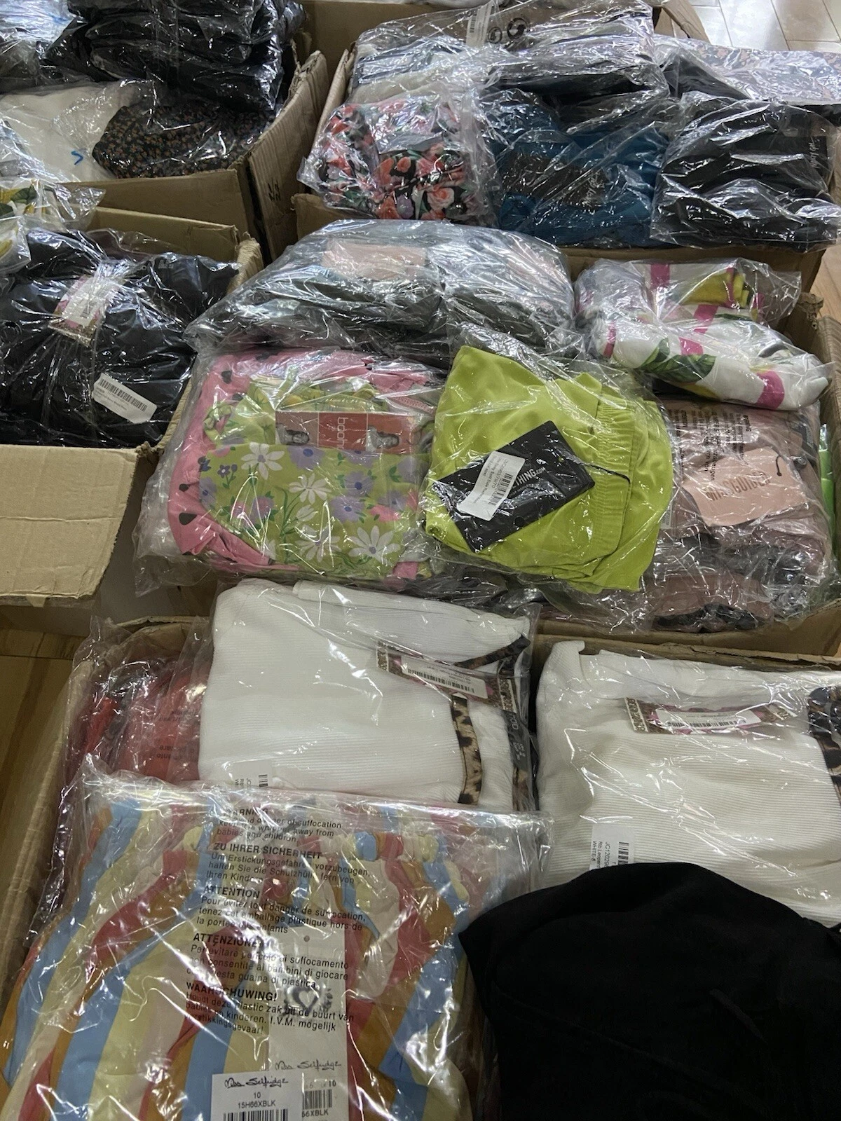 Used Clothing Bales Liquidation Pallets - Image 6